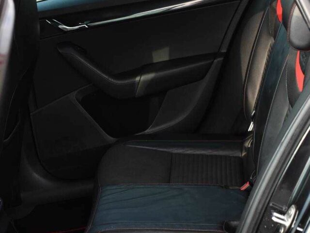 Черный Шкода Октавия, объемом двигателя 2 л и пробегом 283 тыс. км за 14750 $, фото 17 на Automoto.ua