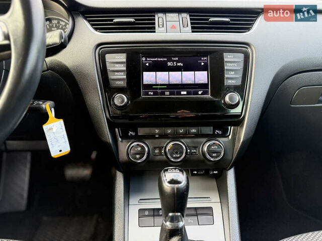 Черный Шкода Октавия, объемом двигателя 1.6 л и пробегом 218 тыс. км за 11950 $, фото 19 на Automoto.ua