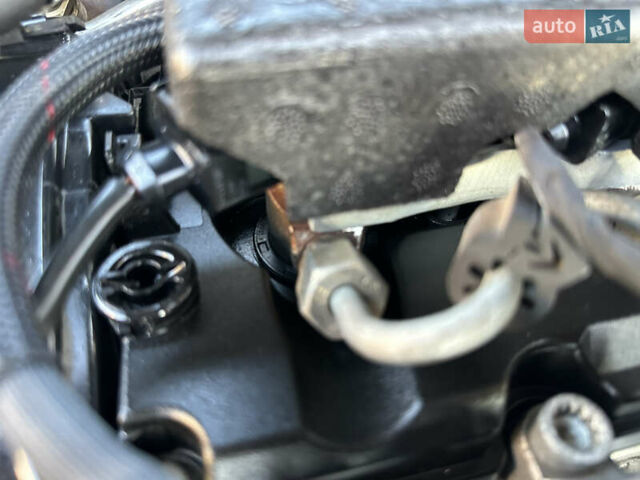 Черный Шкода Октавия, объемом двигателя 1.6 л и пробегом 284 тыс. км за 10500 $, фото 62 на Automoto.ua