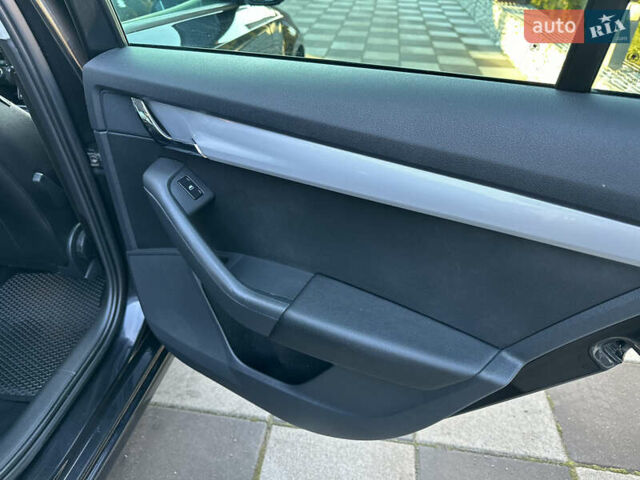 Черный Шкода Октавия, объемом двигателя 1.6 л и пробегом 284 тыс. км за 10500 $, фото 29 на Automoto.ua