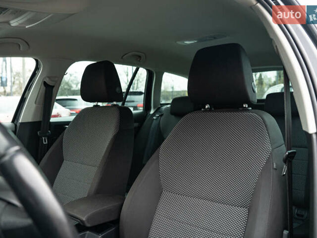 Чорний Шкода Октавія, об'ємом двигуна 1.6 л та пробігом 225 тис. км за 13400 $, фото 29 на Automoto.ua