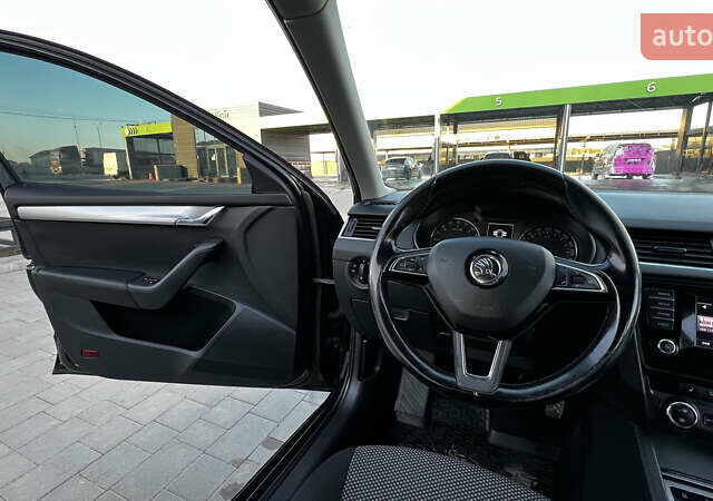 Чорний Шкода Октавія, об'ємом двигуна 1.6 л та пробігом 157 тис. км за 9999 $, фото 50 на Automoto.ua