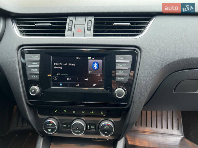 Черный Шкода Октавия, объемом двигателя 2 л и пробегом 312 тыс. км за 13500 $, фото 32 на Automoto.ua