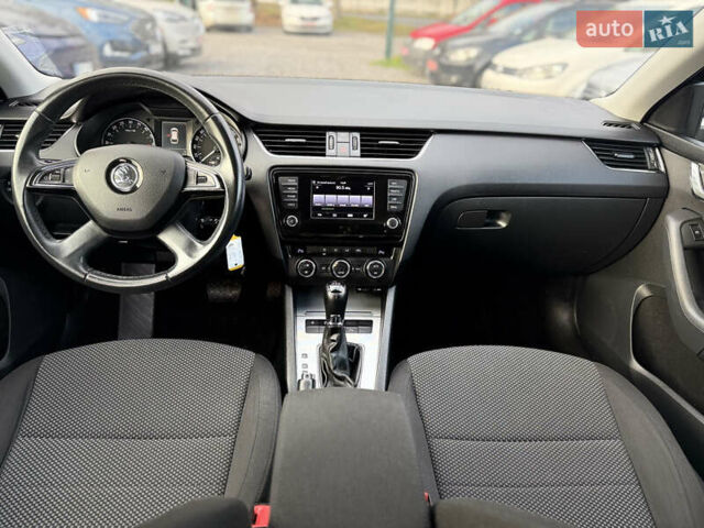 Черный Шкода Октавия, объемом двигателя 1.6 л и пробегом 218 тыс. км за 11950 $, фото 18 на Automoto.ua