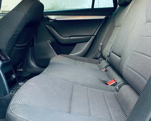 Чорний Шкода Октавія, об'ємом двигуна 1.6 л та пробігом 319 тис. км за 9700 $, фото 26 на Automoto.ua