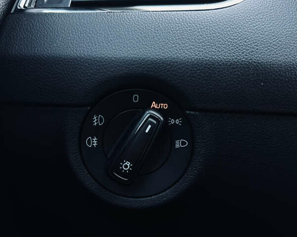 Чорний Шкода Октавія, об'ємом двигуна 1.6 л та пробігом 335 тис. км за 12300 $, фото 9 на Automoto.ua
