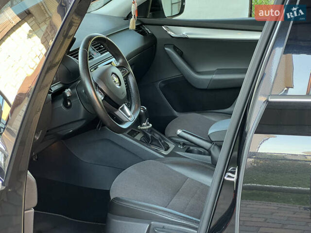 Черный Шкода Октавия, объемом двигателя 2 л и пробегом 312 тыс. км за 13500 $, фото 48 на Automoto.ua