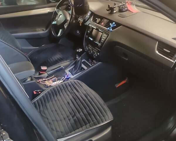 Черный Шкода Октавия, объемом двигателя 1.6 л и пробегом 286 тыс. км за 11250 $, фото 1 на Automoto.ua