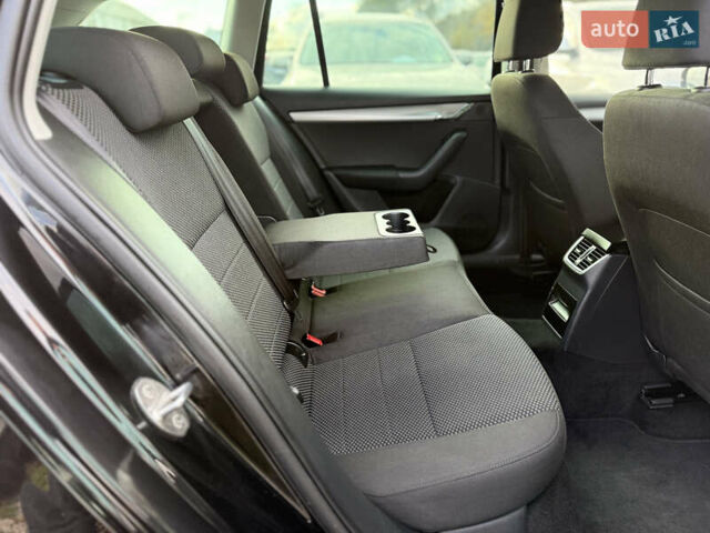 Черный Шкода Октавия, объемом двигателя 1.6 л и пробегом 218 тыс. км за 11950 $, фото 21 на Automoto.ua