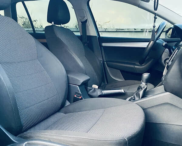 Чорний Шкода Октавія, об'ємом двигуна 1.6 л та пробігом 319 тис. км за 9700 $, фото 29 на Automoto.ua