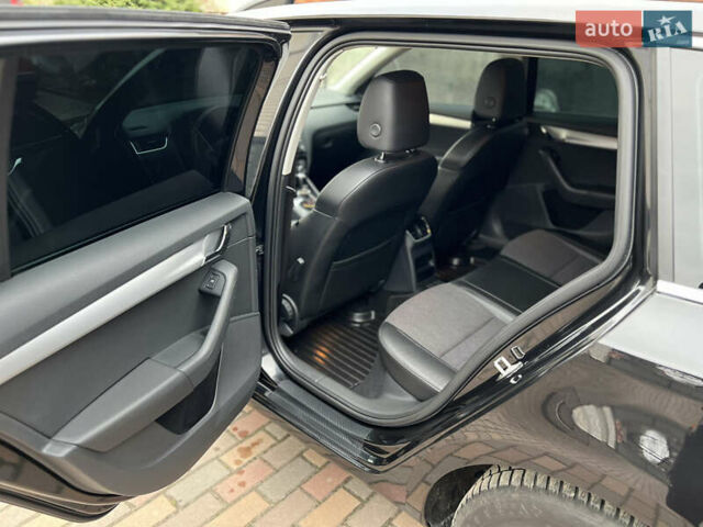 Черный Шкода Октавия, объемом двигателя 2 л и пробегом 312 тыс. км за 13500 $, фото 18 на Automoto.ua