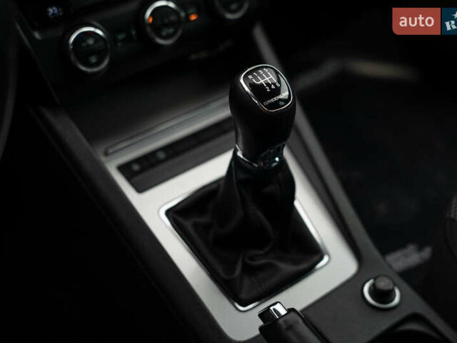 Чорний Шкода Октавія, об'ємом двигуна 1.6 л та пробігом 225 тис. км за 13400 $, фото 27 на Automoto.ua