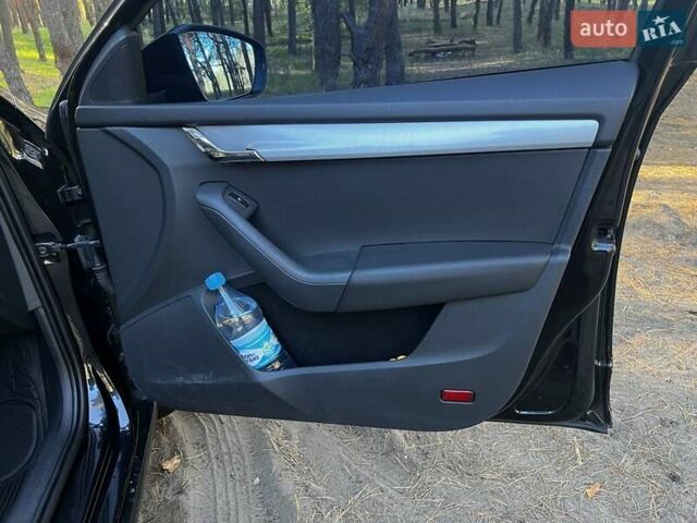 Черный Шкода Октавия, объемом двигателя 1.4 л и пробегом 254 тыс. км за 11800 $, фото 13 на Automoto.ua