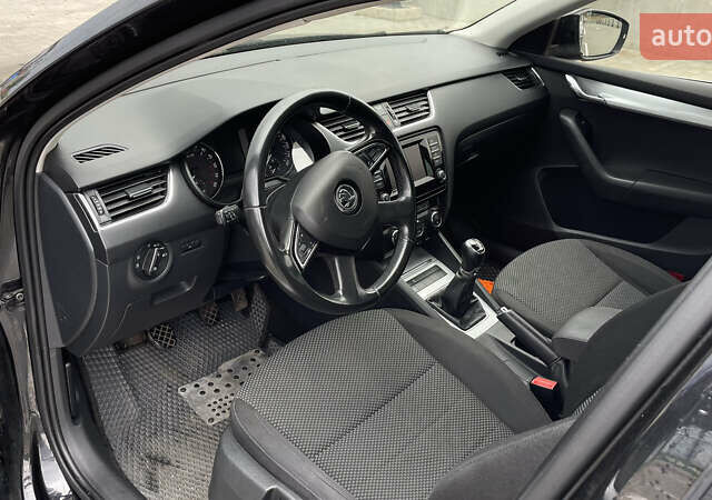 Чорний Шкода Октавія, об'ємом двигуна 1.6 л та пробігом 284 тис. км за 11750 $, фото 27 на Automoto.ua