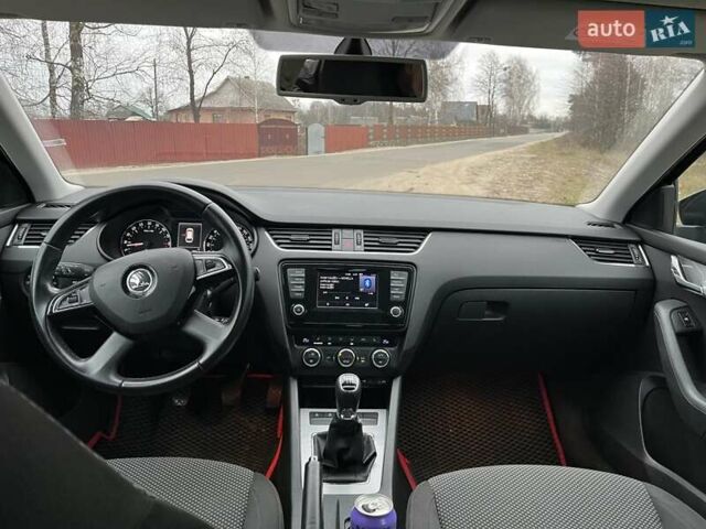 Черный Шкода Октавия, объемом двигателя 1.6 л и пробегом 231 тыс. км за 10300 $, фото 6 на Automoto.ua