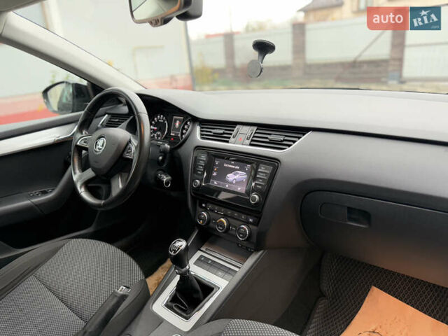 Черный Шкода Октавия, объемом двигателя 1.6 л и пробегом 232 тыс. км за 9900 $, фото 33 на Automoto.ua