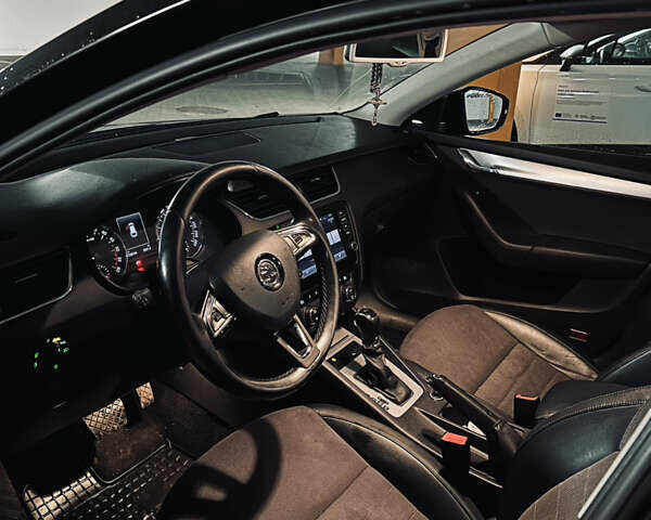 Черный Шкода Октавия, объемом двигателя 1.97 л и пробегом 258 тыс. км за 12000 $, фото 5 на Automoto.ua