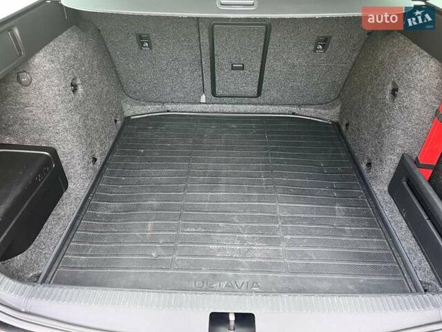 Черный Шкода Октавия, объемом двигателя 1.8 л и пробегом 247 тыс. км за 12900 $, фото 26 на Automoto.ua
