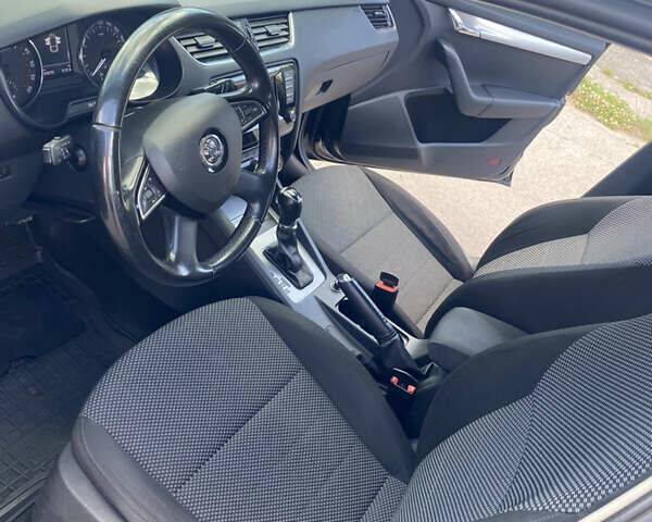 Черный Шкода Октавия, объемом двигателя 1.6 л и пробегом 310 тыс. км за 11700 $, фото 14 на Automoto.ua