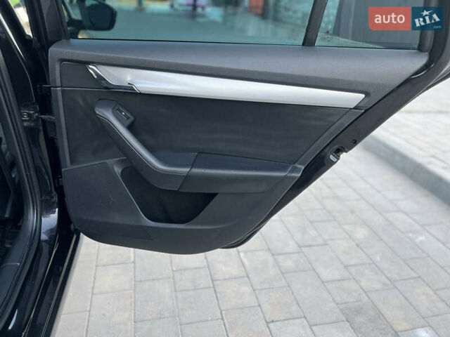 Чорний Шкода Октавія, об'ємом двигуна 1.6 л та пробігом 157 тис. км за 9999 $, фото 47 на Automoto.ua