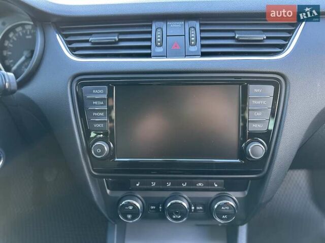 Черный Шкода Октавия, объемом двигателя 1.6 л и пробегом 209 тыс. км за 11500 $, фото 6 на Automoto.ua