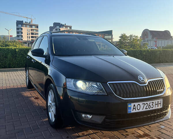 Шкода Октавия 2014 в Хусте на Automoto.ua Черный Шкода Октавия, объемом двигателя 1.6 л и пробегом 291 тыс. км за 11500 $, фото 2 на Automoto.ua