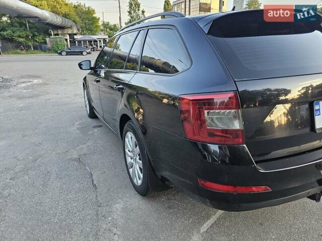 Черный Шкода Октавия, объемом двигателя 1.6 л и пробегом 243 тыс. км за 9650 $, фото 3 на Automoto.ua