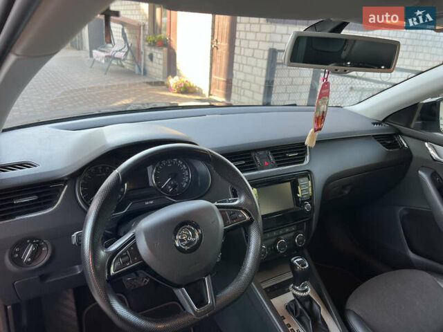 Черный Шкода Октавия, объемом двигателя 2 л и пробегом 312 тыс. км за 13500 $, фото 49 на Automoto.ua