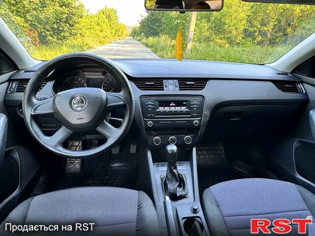 Чорний Шкода Октавія, об'ємом двигуна 1.6 л та пробігом 0 тис. км за 10150 $, фото 4 на Automoto.ua