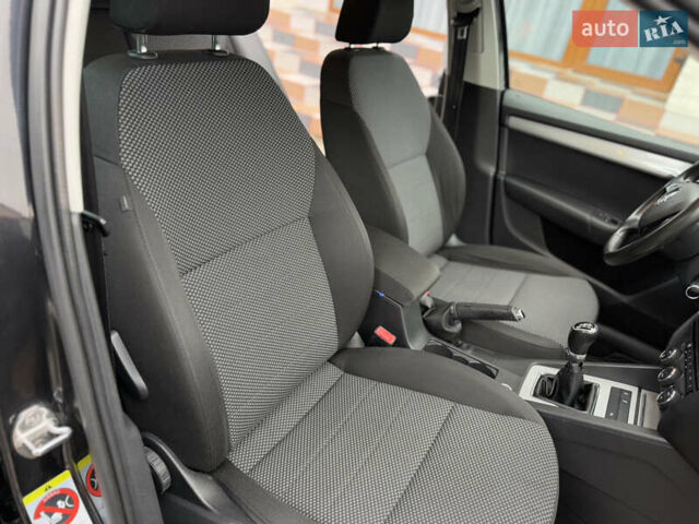 Черный Шкода Октавия, объемом двигателя 1.6 л и пробегом 232 тыс. км за 9900 $, фото 35 на Automoto.ua