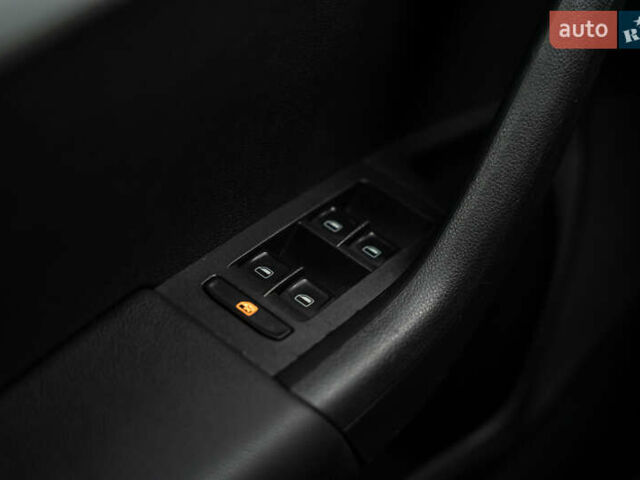 Чорний Шкода Октавія, об'ємом двигуна 1.6 л та пробігом 225 тис. км за 13400 $, фото 15 на Automoto.ua