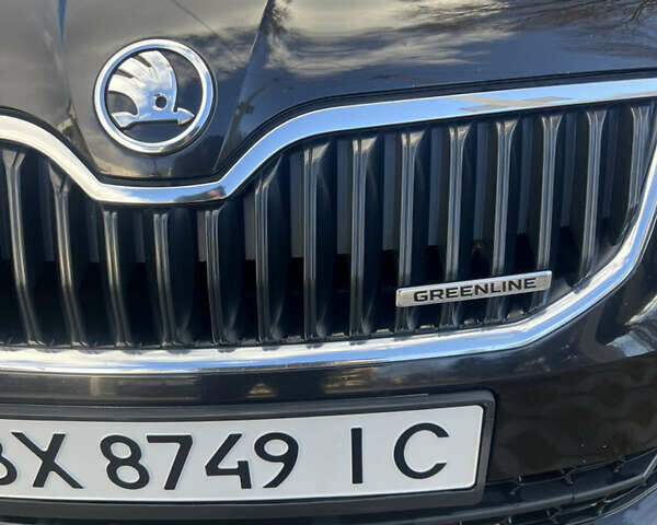 Черный Шкода Октавия, объемом двигателя 1.6 л и пробегом 267 тыс. км за 9497 $, фото 1 на Automoto.ua