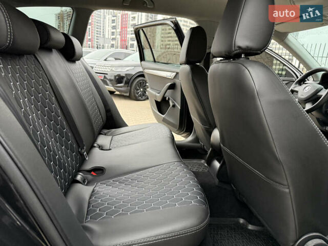 Чорний Шкода Октавія, об'ємом двигуна 1.6 л та пробігом 260 тис. км за 9500 $, фото 16 на Automoto.ua