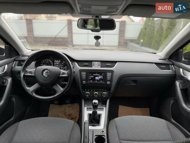 Черный Шкода Октавия, объемом двигателя 1.6 л и пробегом 232 тыс. км за 9900 $, фото 32 на Automoto.ua