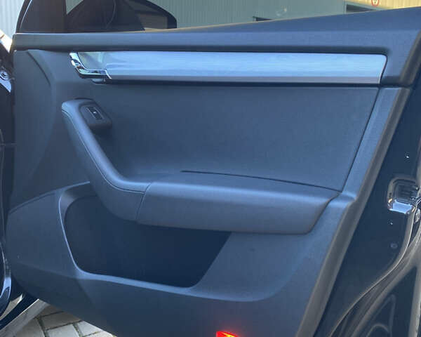 Черный Шкода Октавия, объемом двигателя 2 л и пробегом 294 тыс. км за 12900 $, фото 29 на Automoto.ua