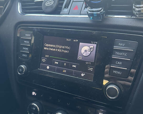 Черный Шкода Октавия, объемом двигателя 1.6 л и пробегом 222 тыс. км за 10500 $, фото 10 на Automoto.ua