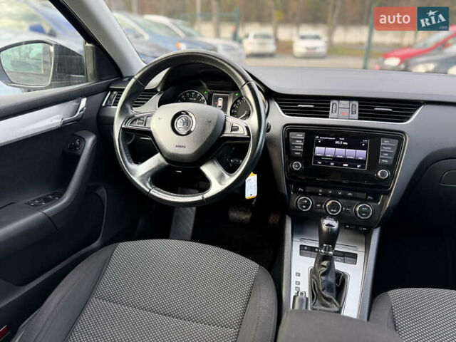 Черный Шкода Октавия, объемом двигателя 1.6 л и пробегом 218 тыс. км за 11950 $, фото 15 на Automoto.ua