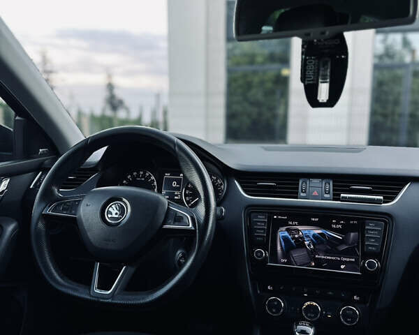 Чорний Шкода Октавія, об'ємом двигуна 1.6 л та пробігом 335 тис. км за 12300 $, фото 13 на Automoto.ua