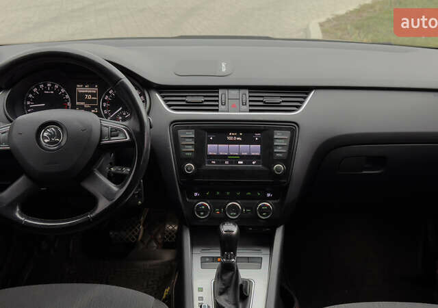 Шкода Октавия 2014 в Днепре (Днепропетровске) на Automoto.ua Черный Шкода Октавия, объемом двигателя 1.97 л и пробегом 192 тыс. км за 11500 $, фото 8 на Automoto.ua