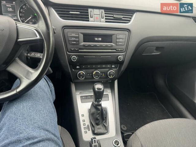 Шкода Октавія 2014 у Старокостянтинів на Automoto.ua Чорний Шкода Октавія, об'ємом двигуна 1.97 л та пробігом 318 тис. км за 12199 $, фото 12 на Automoto.ua