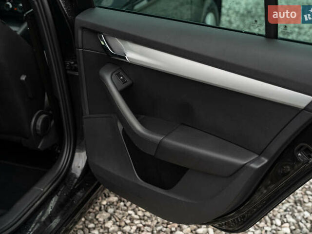 Чорний Шкода Октавія, об'ємом двигуна 1.6 л та пробігом 225 тис. км за 13400 $, фото 35 на Automoto.ua