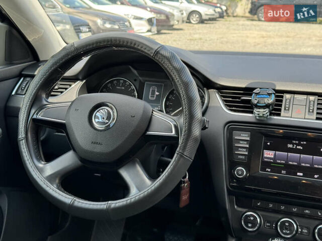 Шкода Октавия 2014 в Бердичеве на Automoto.ua Черный Шкода Октавия, объемом двигателя 1.97 л и пробегом 291 тыс. км за 10800 $, фото 15 на Automoto.ua