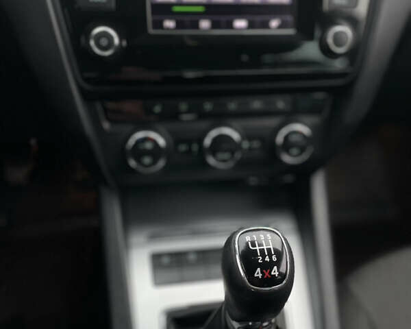 Черный Шкода Октавия, объемом двигателя 1.97 л и пробегом 327 тыс. км за 10999 $, фото 19 на Automoto.ua