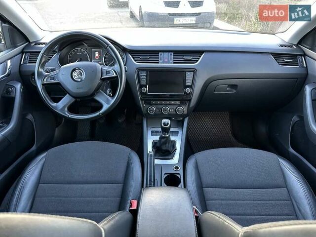 Черный Шкода Октавия, объемом двигателя 1.6 л и пробегом 209 тыс. км за 11500 $, фото 12 на Automoto.ua