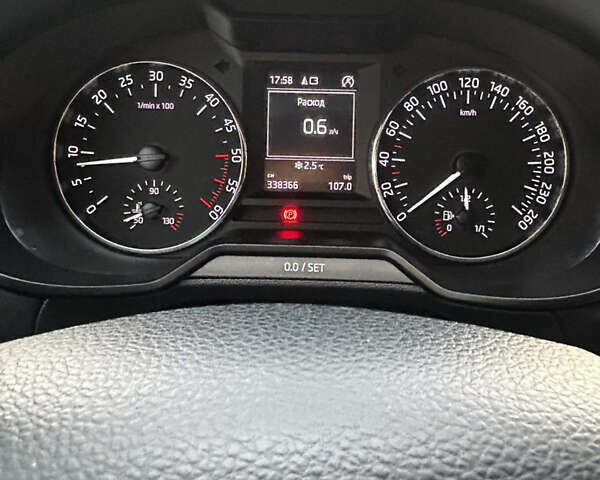 Чорний Шкода Октавія, об'ємом двигуна 1.6 л та пробігом 338 тис. км за 10000 $, фото 18 на Automoto.ua