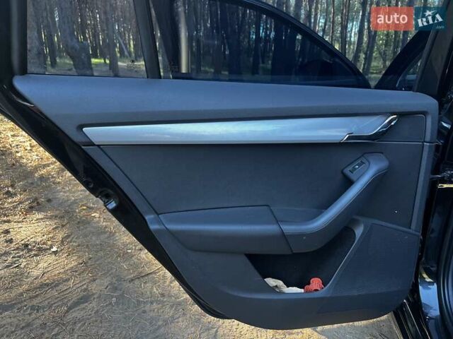 Черный Шкода Октавия, объемом двигателя 1.4 л и пробегом 254 тыс. км за 11800 $, фото 10 на Automoto.ua