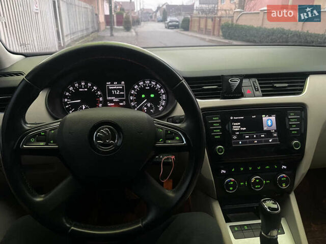 Черный Шкода Октавия, объемом двигателя 2 л и пробегом 200 тыс. км за 11900 $, фото 3 на Automoto.ua