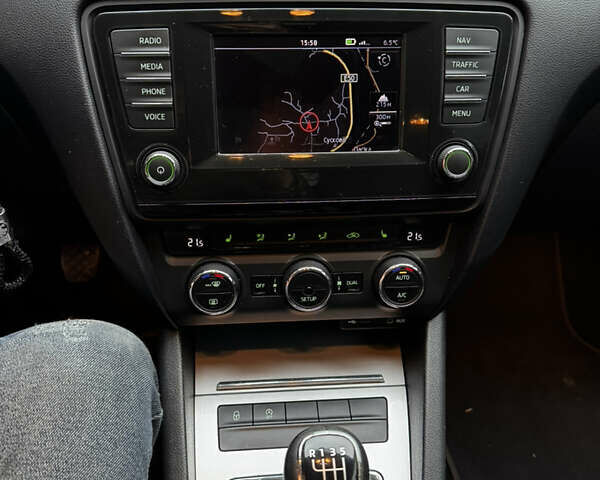 Чорний Шкода Октавія, об'ємом двигуна 1.98 л та пробігом 260 тис. км за 10950 $, фото 17 на Automoto.ua