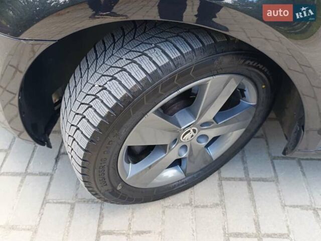 Черный Шкода Октавия, объемом двигателя 1.97 л и пробегом 217 тыс. км за 12500 $, фото 11 на Automoto.ua