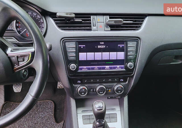 Чорний Шкода Октавія, об'ємом двигуна 1.6 л та пробігом 269 тис. км за 11250 $, фото 64 на Automoto.ua